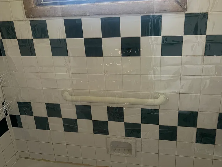 Bathtub & Shower