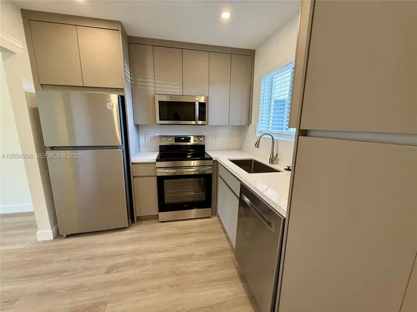400 S Waterway Dr S #108, Lake Worth, FL 33462