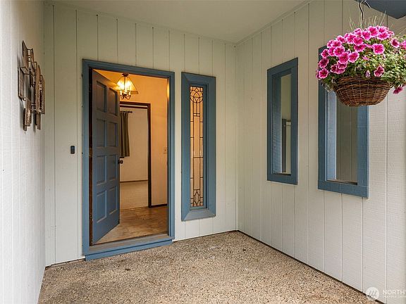 5th image of 2633 Ivy Street