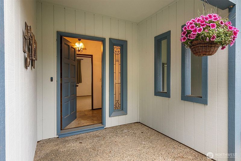 5th image of 2633 Ivy Street