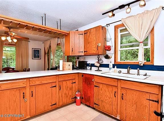 4th image of 4521 Lauesen Ave