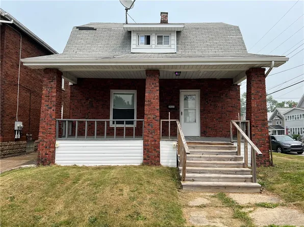 2827 Wayne St, Erie, PA 16504