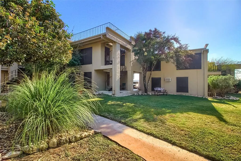 1 bed, 1.0 bath, 495 sqft, $1,000 — Photo 2