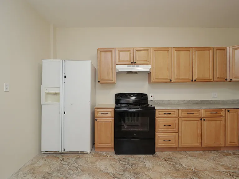 1851 Northampton St #1L — Photo 17