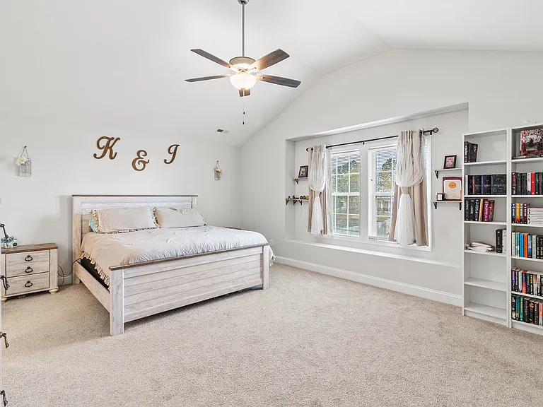 216 Bunting Dr — Photo 19
