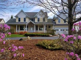 13021 Robins Ridge Rd, Charlevoix, MI 49720