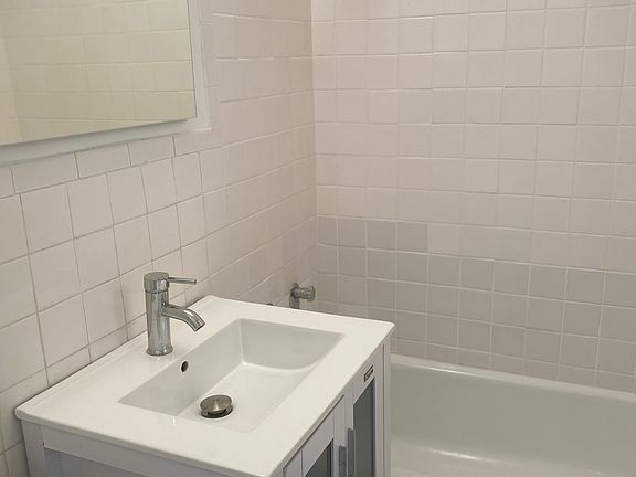 5th image of 330 E 33rd St APT 21B