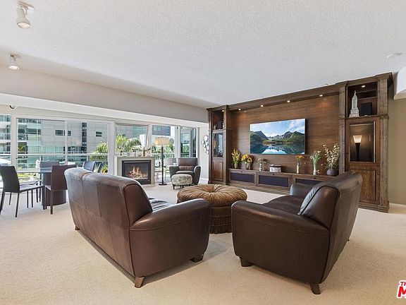 5th image of 13600 Marina Pointe Dr Unit 412