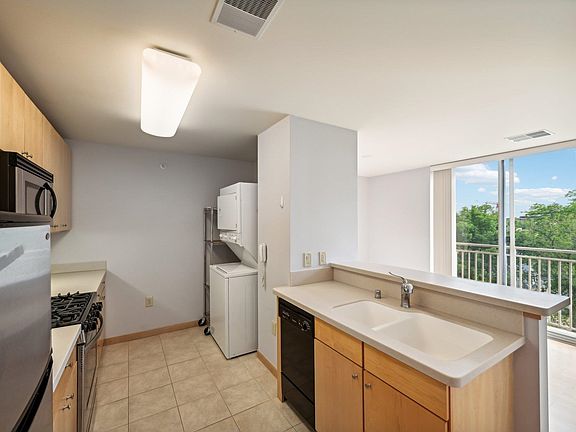 3rd image of 333 W Mifflin St Unit 5170