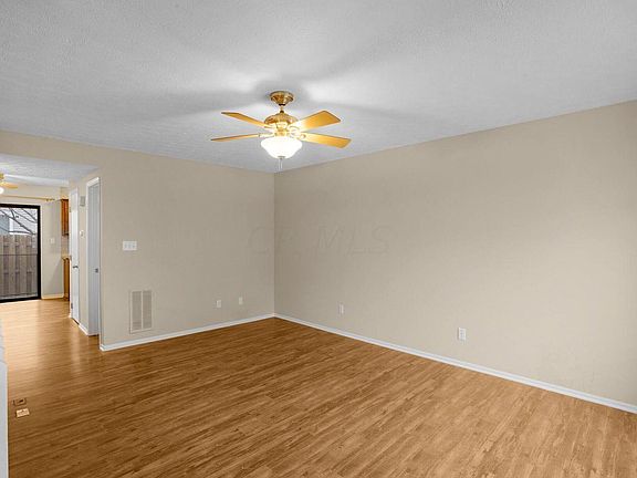 3rd image of 911 Upholland Ln