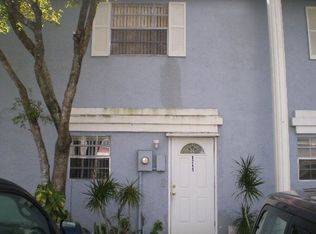 8245 Fairway Rd, Sunrise, FL 33351