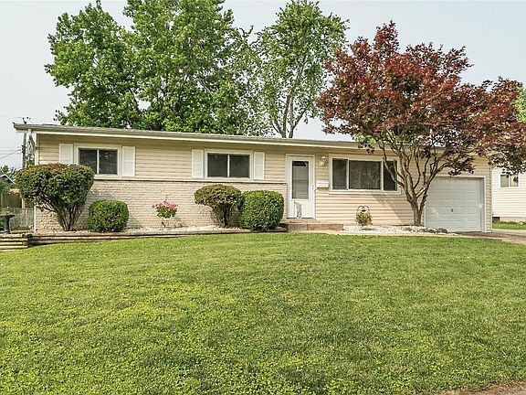 2nd image of 750 Pelican Ln