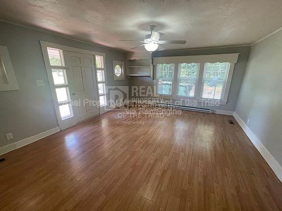 2nd image of 907 W Cooksey Dr Unit B