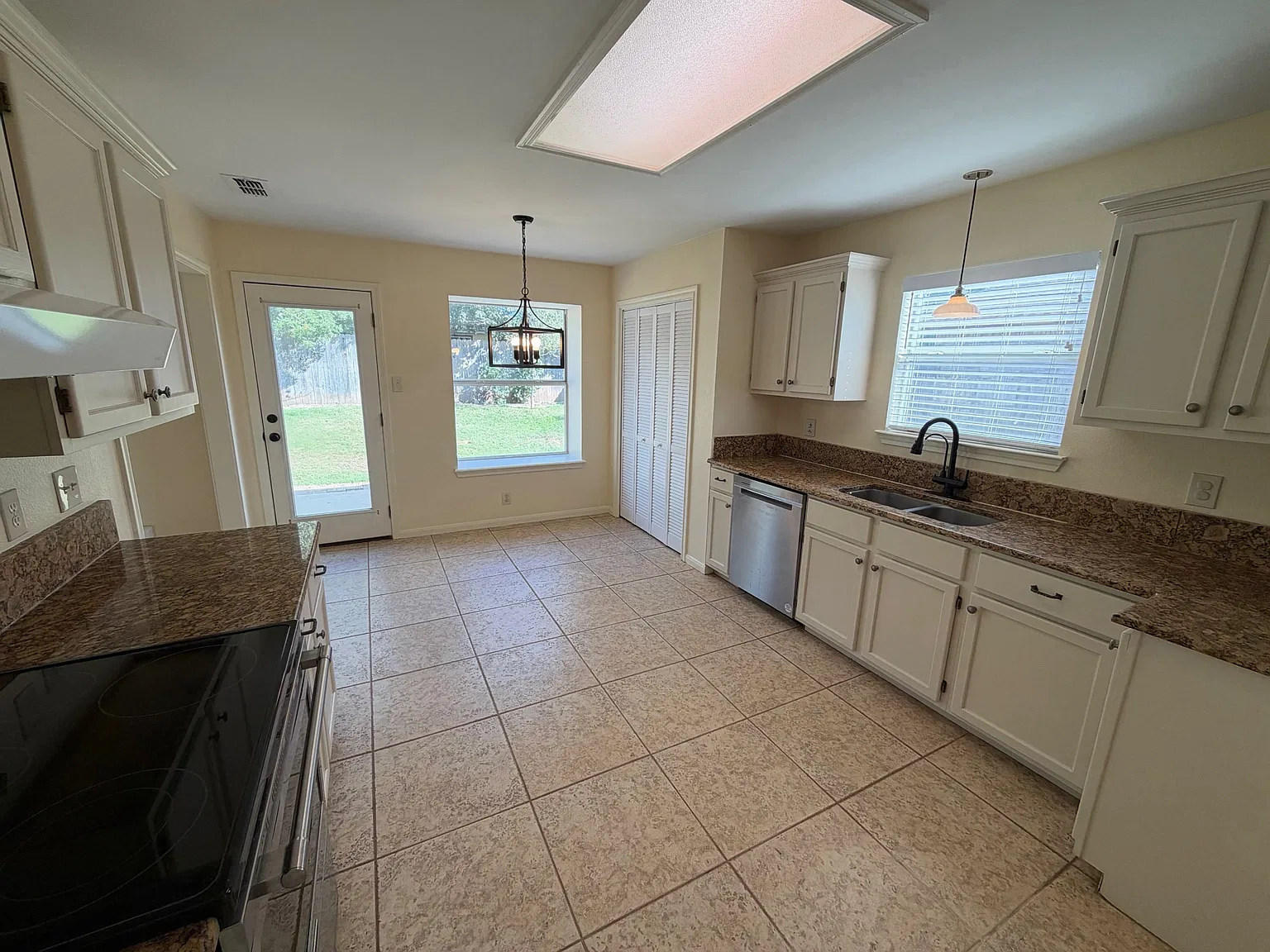 3 bed, 1649 sqft, $2,250 — Photo 4
