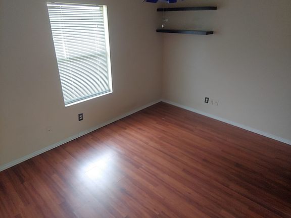 5th image of 2826 Gleason Ave
