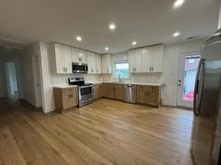2 bed, 1200 sqft, $2,500 — Photo 2