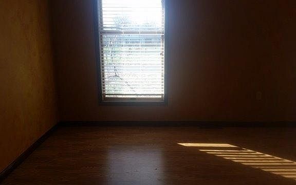 5th image of 568 Lexington Dr