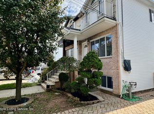 84 Pitney Ave, Staten Island, NY 10309