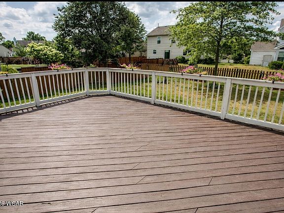 4th image of 910 Wellsley Way
