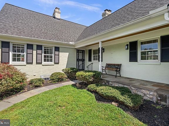 3rd image of 17609 Stoneridge Ct