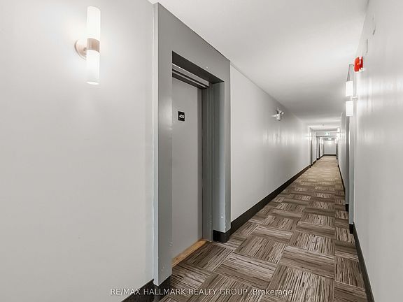 4th image of 218 Viewmount Dr #400