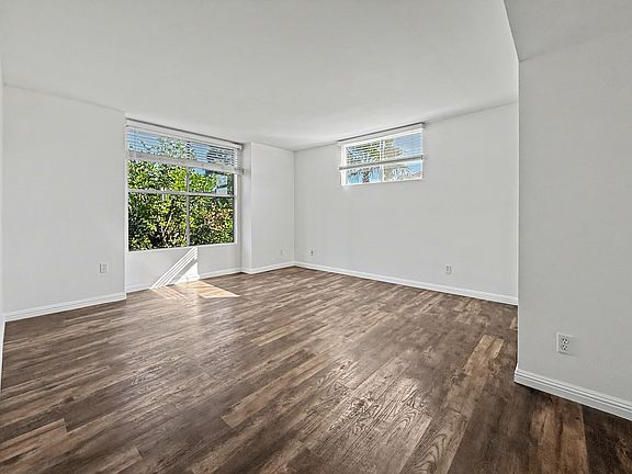 5th image of 1327 S Westgate Ave APT 201