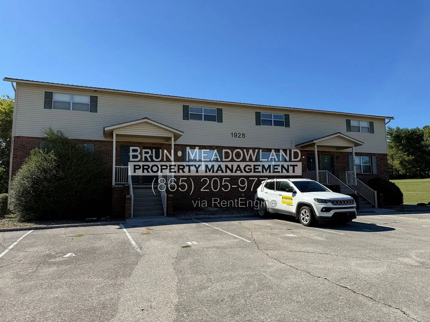 2 bed, 1.5 bath, 1150 sqft, $1,300 — Photo 2