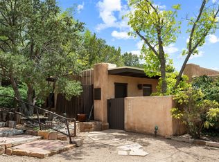 928 Los Lovatos Rd, Santa Fe, NM 87501