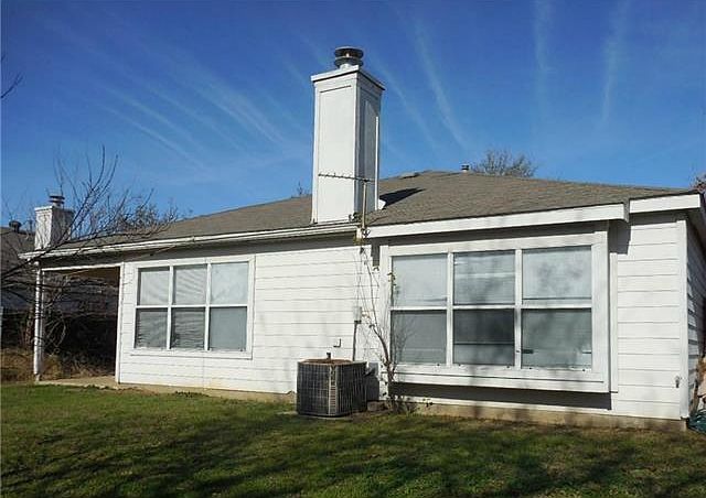 2nd image of 6940 Petty Ln