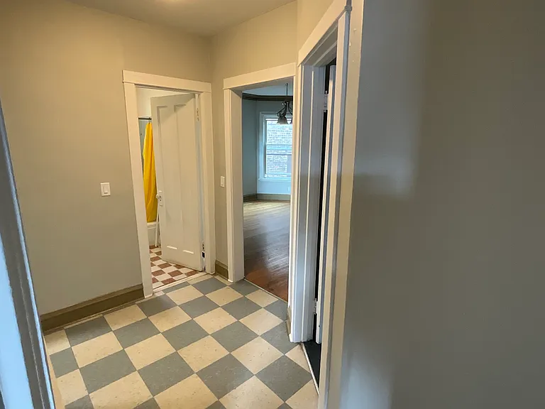 4733 N Troy St — Photo 8