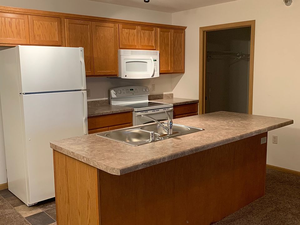 1st image of 960 Highway 16 E #105
