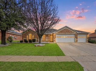 528 Bretts Way, Burleson, TX 76028