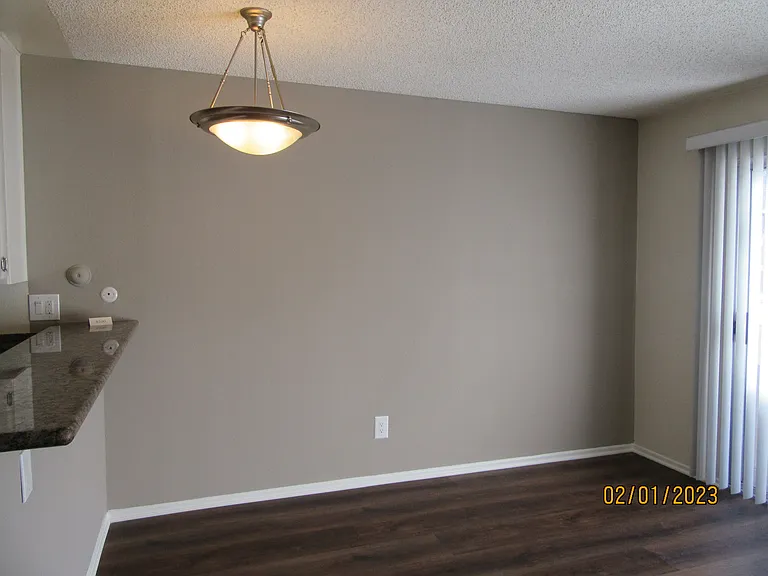 Versailles on the Lake Apartments — Photo 71