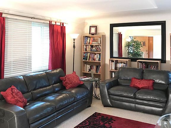 3rd image of 6695 Orleans Ct
