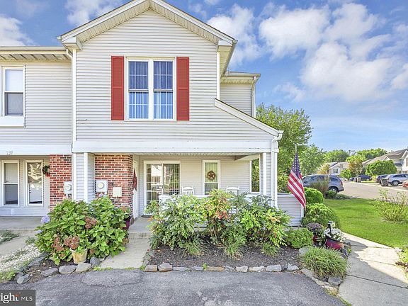 4th image of 241 Lake Arrowhead Cir