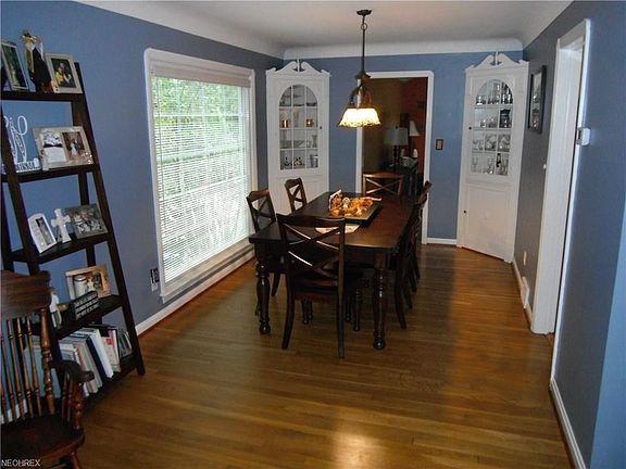 5th image of 402 Lake Forest Dr
