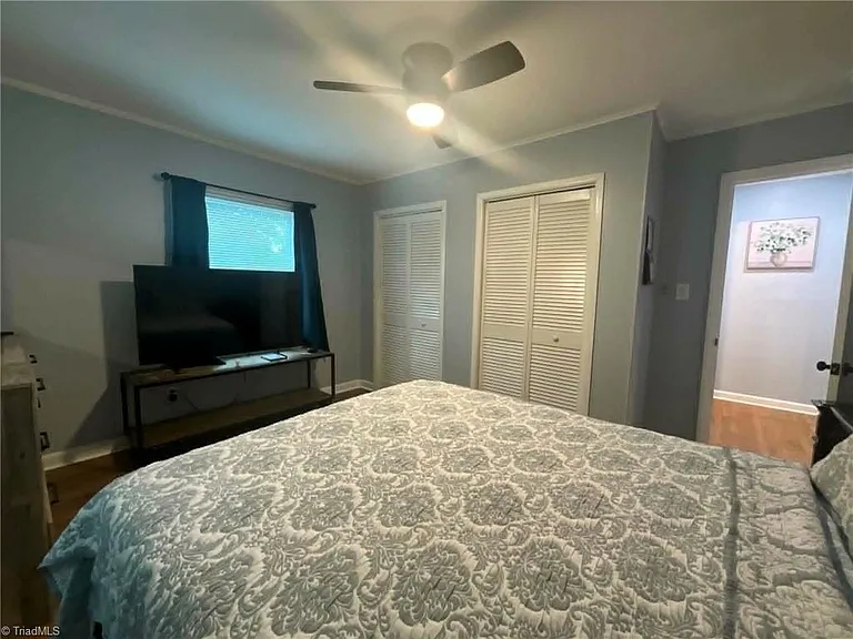 1712 N Mebane St — Photo 18