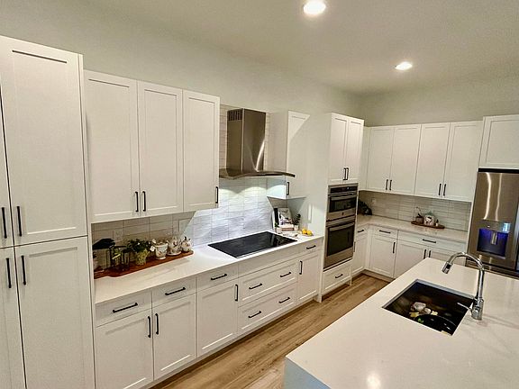5th image of 1423 SW 23rd Street