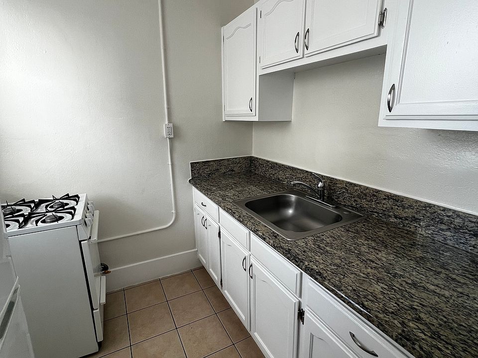 1st image of 1355 S Hope St APT 301