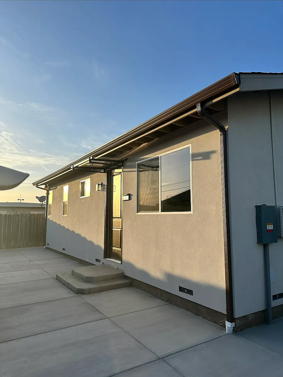Building Photo - Dutra Way