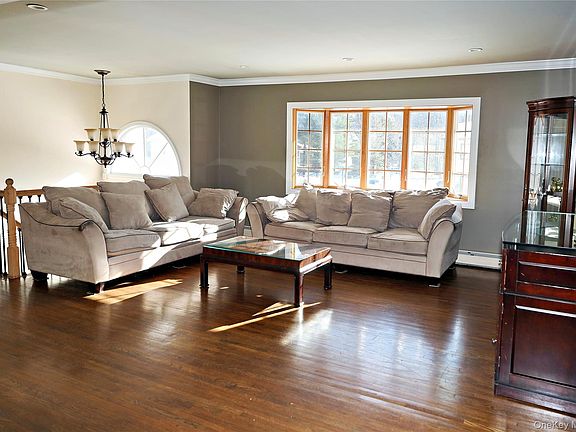 4th image of 28 Jacobs Road