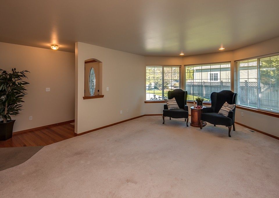 1st image of 602 Garden Dr