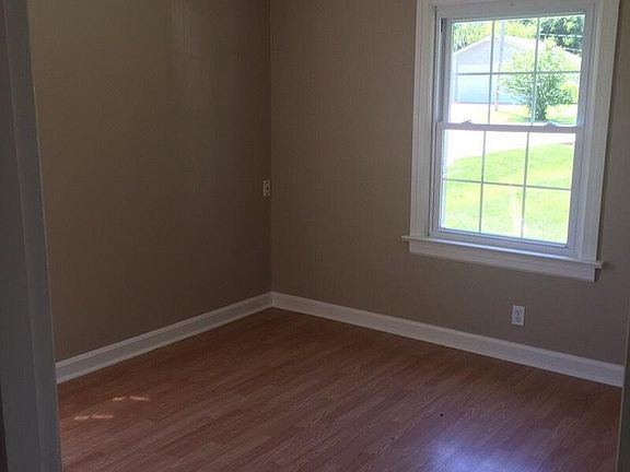 4th image of 2214 Olympia Ave