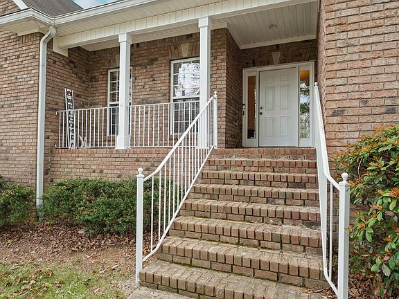 4th image of 121 Oak Forest Way