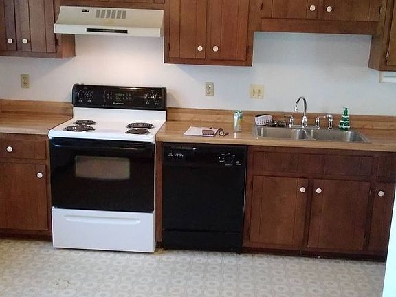 3rd image of 3910 Autumn Woods Ct