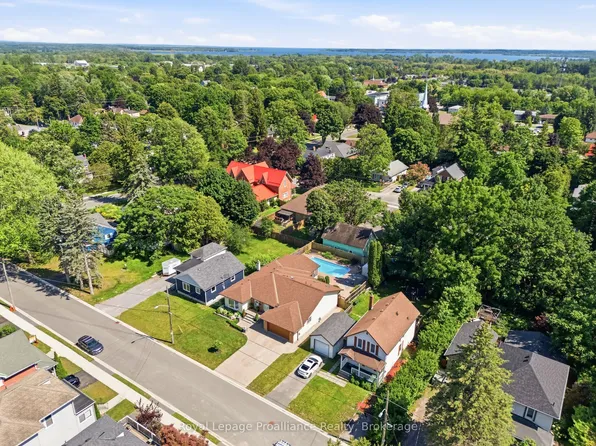 11 Addison St, Brighton, ON K0K 1H0