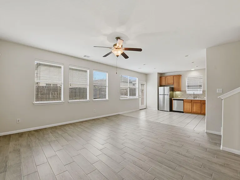 1702 Bonnyton Ln — Photo 14