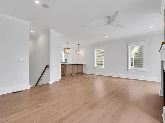 5th image of 5129 West Ave #1
