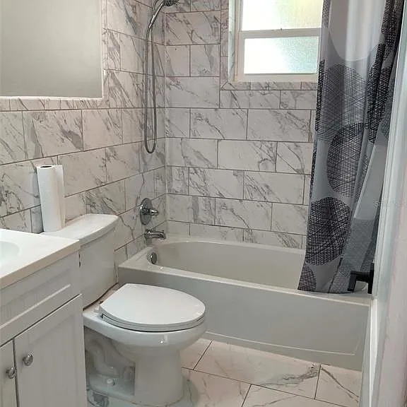 31 W Oakwood St #2 — Photo 11