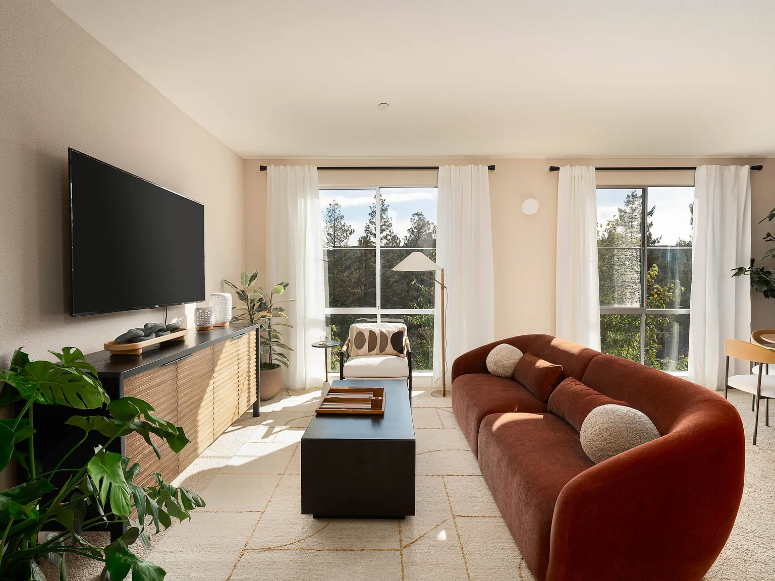Mosaic Apartments — Photo 1
